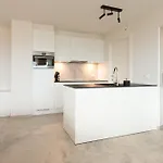 Wellington Waves Modern In Ostende