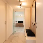 Wellington Waves Modern In Apartament *
