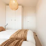 Wellington Waves Modern In Ostende