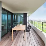 Wellington Waves Modern In Apartamento