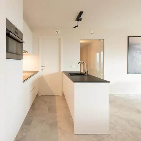 Wellington Waves Modern In