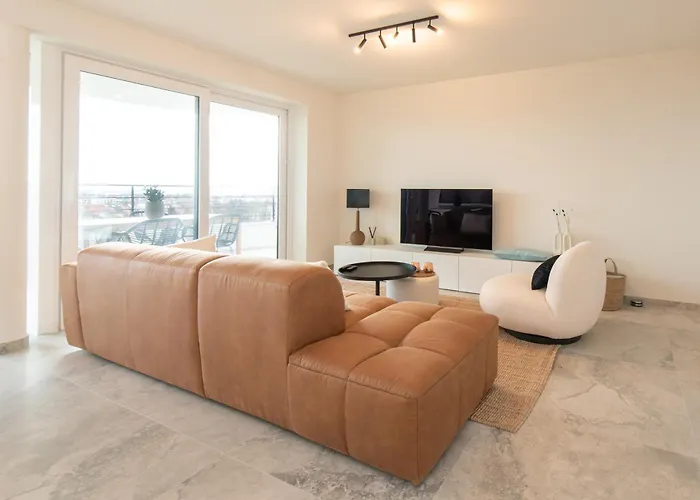 Wellington Waves Modern In *