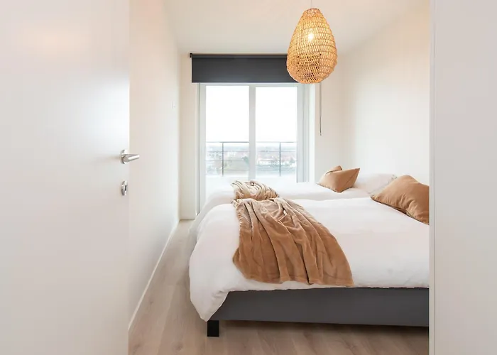 Wellington Waves Modern In *